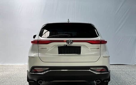 Toyota Harrier, 2023 год, 3 895 000 рублей, 6 фотография