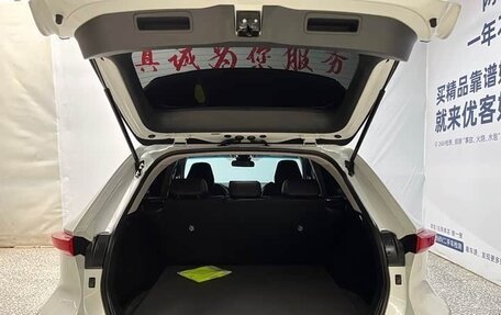 Toyota Harrier, 2023 год, 3 895 000 рублей, 18 фотография