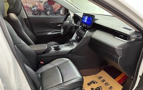 Toyota Harrier, 2023 год, 3 895 000 рублей, 14 фотография