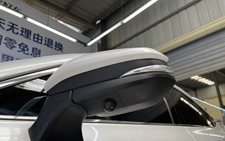 Toyota Harrier, 2023 год, 3 895 000 рублей, 16 фотография