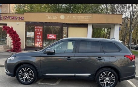 Mitsubishi Outlander III рестайлинг 3, 2017 год, 1 880 000 рублей, 5 фотография