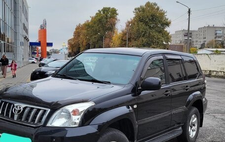 Toyota Land Cruiser Prado 120 рестайлинг, 2006 год, 2 400 000 рублей, 2 фотография