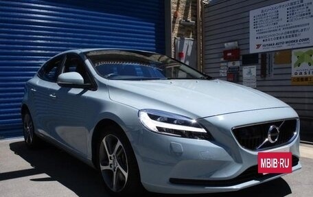 Volvo V40 II рестайлинг, 2019 год, 980 333 рублей, 3 фотография