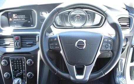Volvo V40 II рестайлинг, 2019 год, 980 333 рублей, 11 фотография