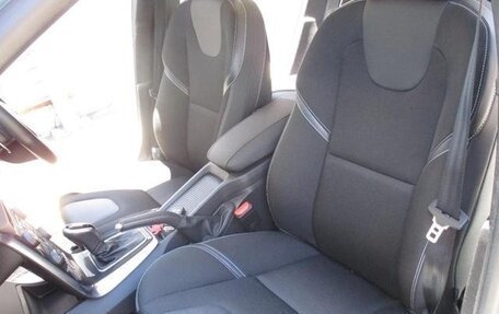 Volvo V40 II рестайлинг, 2019 год, 980 333 рублей, 10 фотография