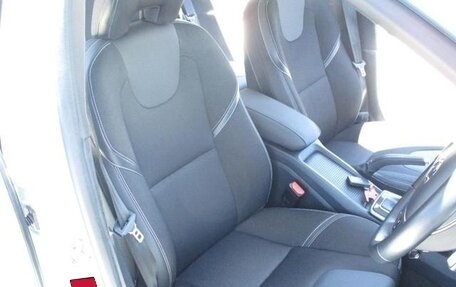 Volvo V40 II рестайлинг, 2019 год, 980 333 рублей, 9 фотография