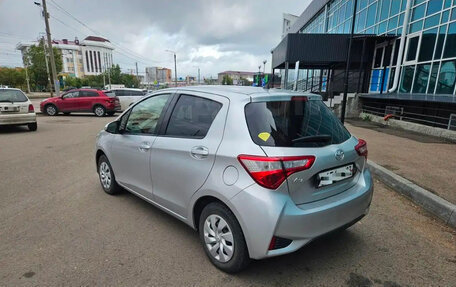 Toyota Vitz, 2018 год, 900 000 рублей, 3 фотография