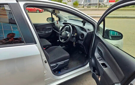 Toyota Vitz, 2018 год, 900 000 рублей, 6 фотография
