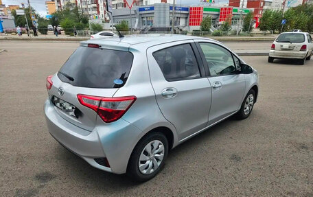 Toyota Vitz, 2018 год, 900 000 рублей, 4 фотография