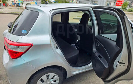 Toyota Vitz, 2018 год, 900 000 рублей, 5 фотография