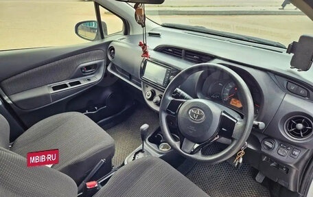 Toyota Vitz, 2018 год, 900 000 рублей, 7 фотография