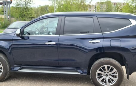 Mitsubishi Pajero Sport III рестайлинг, 2017 год, 3 200 000 рублей, 10 фотография