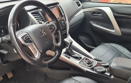 Mitsubishi Pajero Sport III рестайлинг, 2017 год, 3 200 000 рублей, 31 фотография