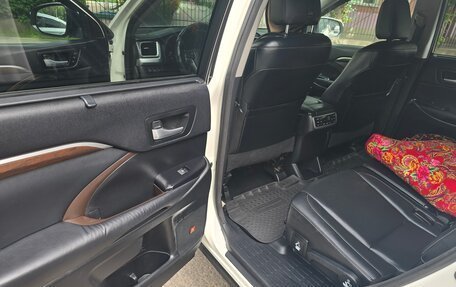 Toyota Highlander III, 2014 год, 2 700 000 рублей, 3 фотография