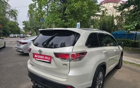 Toyota Highlander III, 2014 год, 2 700 000 рублей, 13 фотография