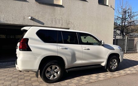 Toyota Land Cruiser Prado 150 рестайлинг 2, 2018 год, 6 200 000 рублей, 2 фотография
