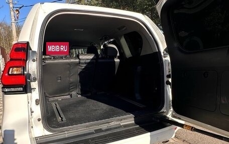 Toyota Land Cruiser Prado 150 рестайлинг 2, 2018 год, 6 200 000 рублей, 12 фотография