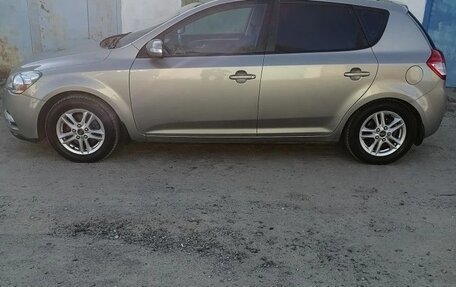 KIA cee'd I рестайлинг, 2010 год, 695 000 рублей, 7 фотография
