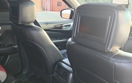 Nissan Pathfinder, 2015 год, 1 725 000 рублей, 3 фотография