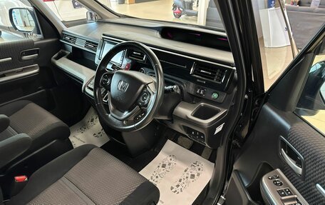 Honda Stepwgn IV, 2017 год, 1 799 000 рублей, 10 фотография