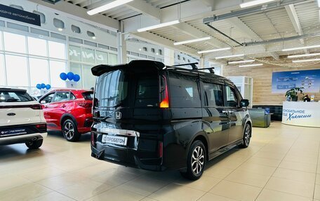Honda Stepwgn IV, 2017 год, 1 799 000 рублей, 6 фотография