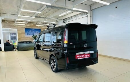 Honda Stepwgn IV, 2017 год, 1 799 000 рублей, 4 фотография