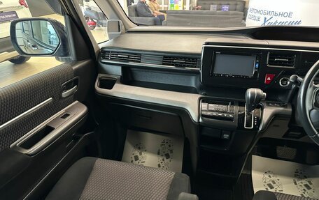Honda Stepwgn IV, 2017 год, 1 799 000 рублей, 14 фотография