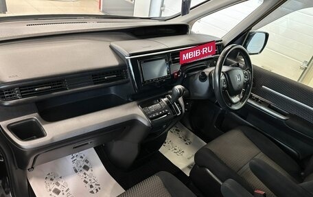 Honda Stepwgn IV, 2017 год, 1 799 000 рублей, 13 фотография