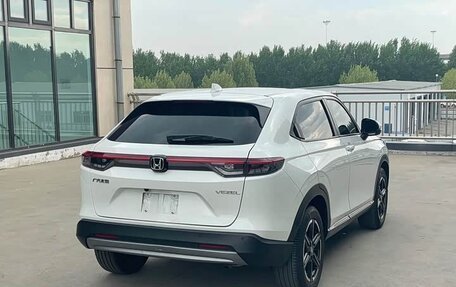 Honda Vezel, 2023 год, 1 870 000 рублей, 3 фотография