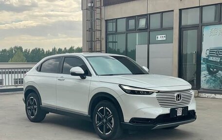 Honda Vezel, 2023 год, 1 870 000 рублей, 2 фотография