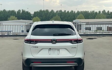 Honda Vezel, 2023 год, 1 870 000 рублей, 4 фотография