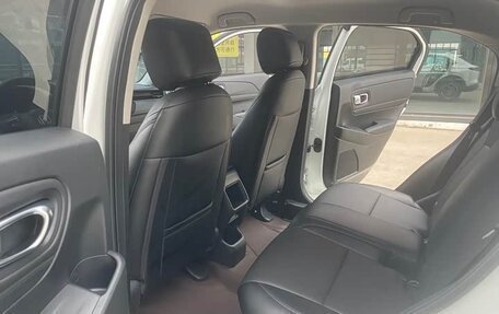 Honda Vezel, 2023 год, 1 870 000 рублей, 11 фотография