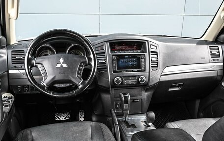 Mitsubishi Pajero IV, 2014 год, 2 374 000 рублей, 6 фотография