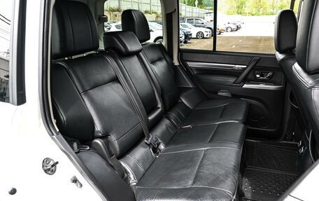 Mitsubishi Pajero IV, 2014 год, 2 374 000 рублей, 7 фотография