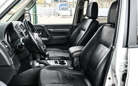 Mitsubishi Pajero IV, 2014 год, 2 374 000 рублей, 10 фотография