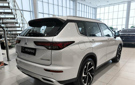 Mitsubishi Outlander, 2023 год, 4 150 000 рублей, 6 фотография