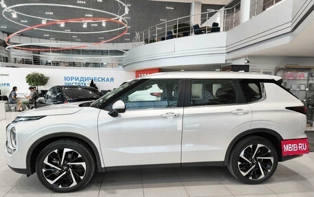 Mitsubishi Outlander, 2023 год, 4 150 000 рублей, 10 фотография
