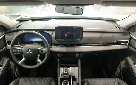 Mitsubishi Outlander, 2023 год, 4 150 000 рублей, 17 фотография
