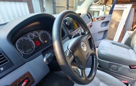 Volkswagen Multivan T5, 2004 год, 2 000 000 рублей, 24 фотография