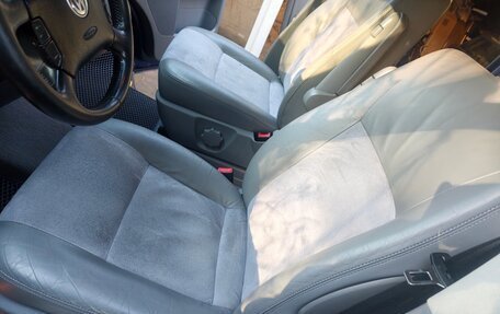 Volkswagen Multivan T5, 2004 год, 2 000 000 рублей, 34 фотография