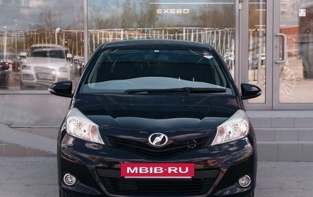 Toyota Vitz, 2013 год, 750 000 рублей, 2 фотография