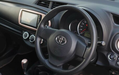Toyota Vitz, 2013 год, 750 000 рублей, 11 фотография