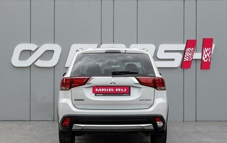 Mitsubishi Outlander III рестайлинг 3, 2018 год, 2 150 000 рублей, 4 фотография