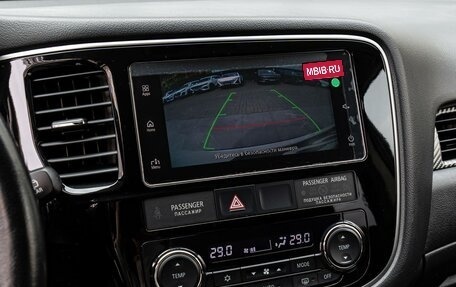Mitsubishi Outlander III рестайлинг 3, 2018 год, 2 150 000 рублей, 13 фотография