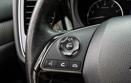 Mitsubishi Outlander III рестайлинг 3, 2018 год, 2 150 000 рублей, 15 фотография