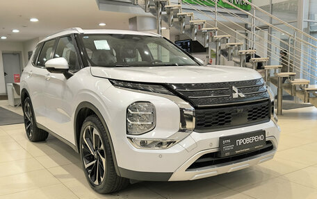 Mitsubishi Outlander, 2023 год, 4 250 000 рублей, 3 фотография