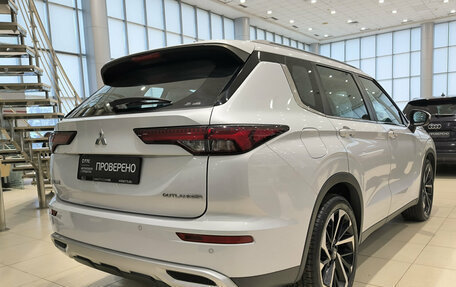 Mitsubishi Outlander, 2023 год, 4 250 000 рублей, 5 фотография