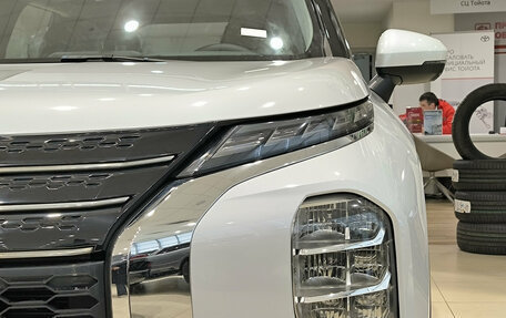 Mitsubishi Outlander, 2023 год, 4 250 000 рублей, 17 фотография