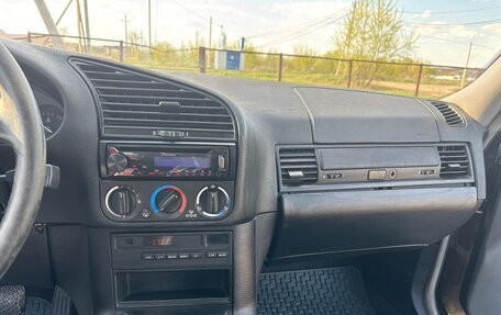 BMW 3 серия, 1993 год, 580 000 рублей, 11 фотография