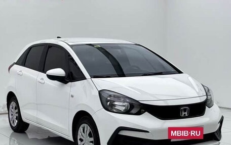 Honda Fit, 2021 год, 1 140 000 рублей, 2 фотография